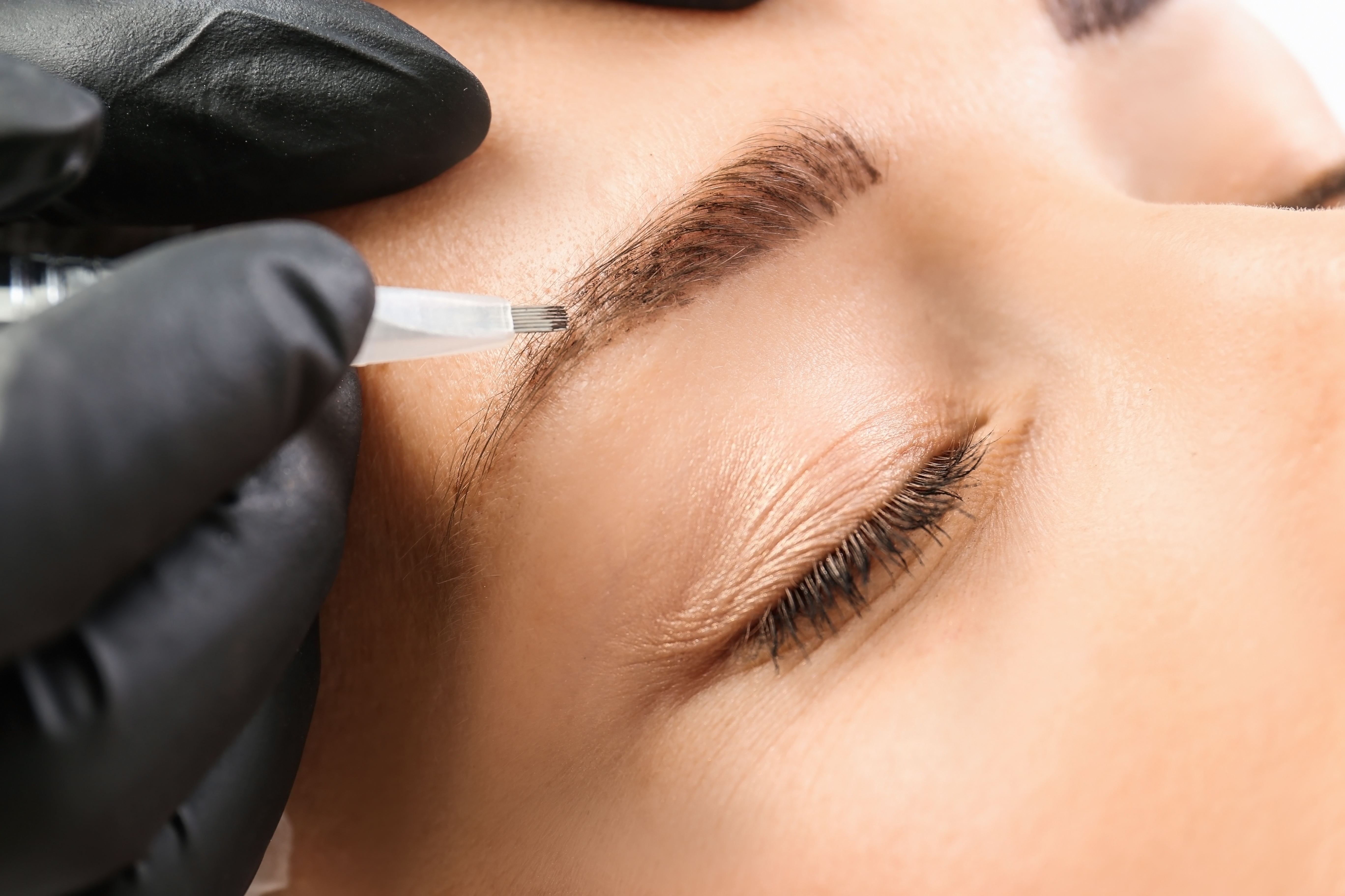 How Is Microblading Different from Eyebrow Tattooing?